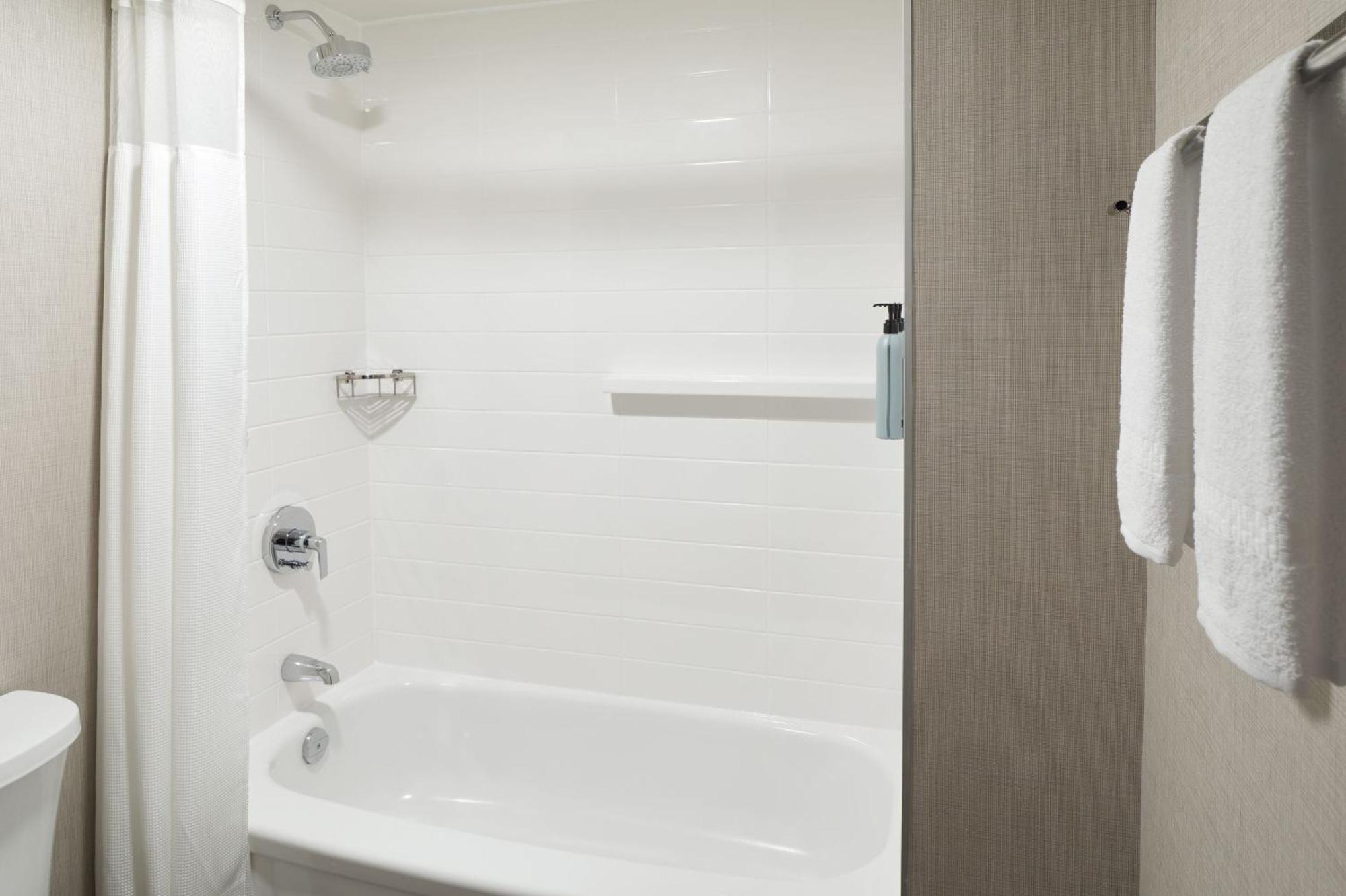 Residence Inn By Marriott Montreal Airport Dorval Exterior foto